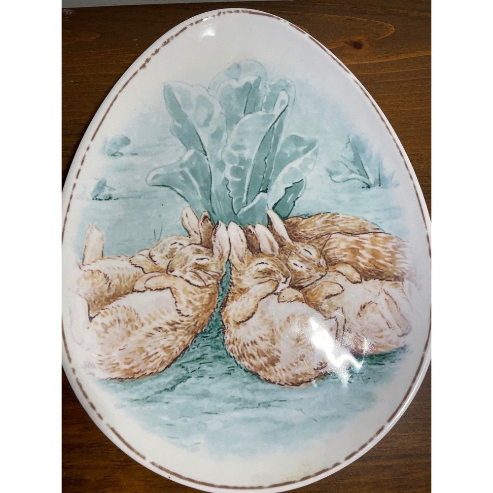 Pottery Barn Kids Peter Rabbit Melamine Egg Plates Set of 2 Easter Beatrix Potte - Picture 3 of 13